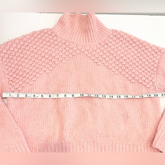 Free People Bradley Turtleneck Pullover Sweater Baby Pink Color Women’s Size M - Picture 10 of 12
